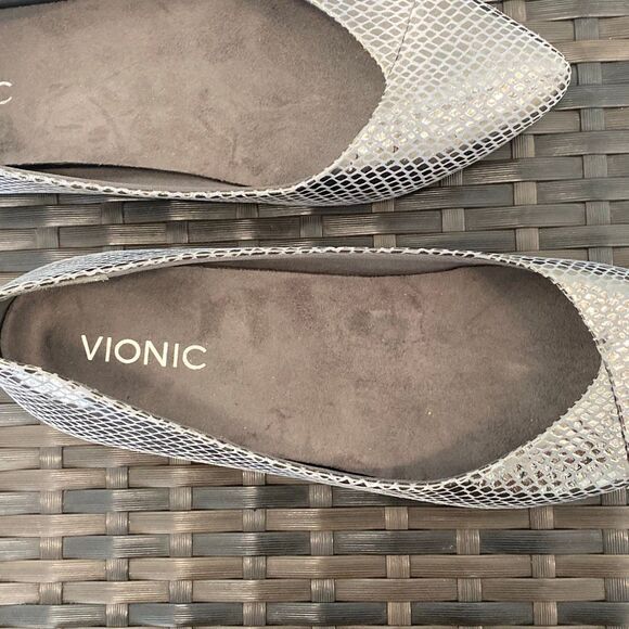 Vionic Caballo ballet flats in snake, print women’s size 8 - Picture 3 of 5